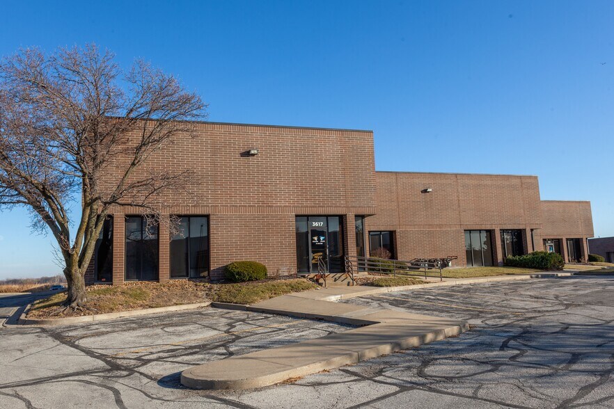 Primary Photo Of 3501-3511 N Kimball Dr, Kansas City Industrial For Lease