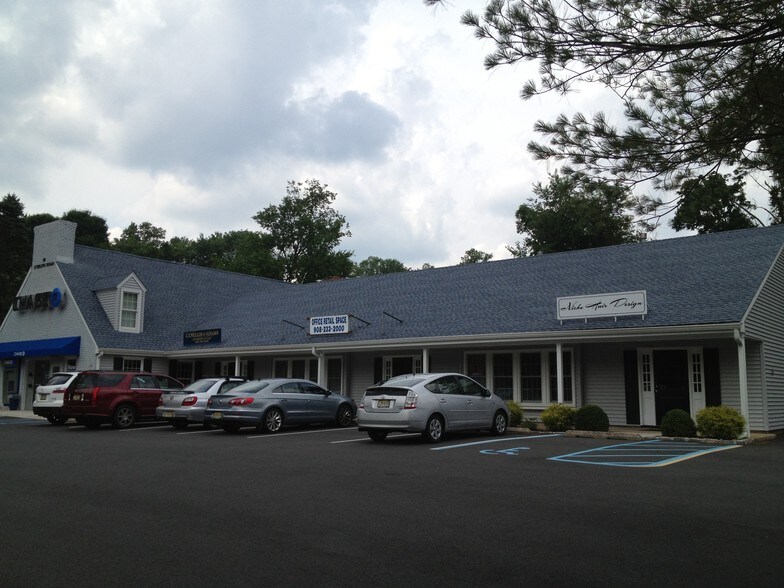 More Photos Of 60 Stirling Rd, Watchung Storefront Retail Office For Lease