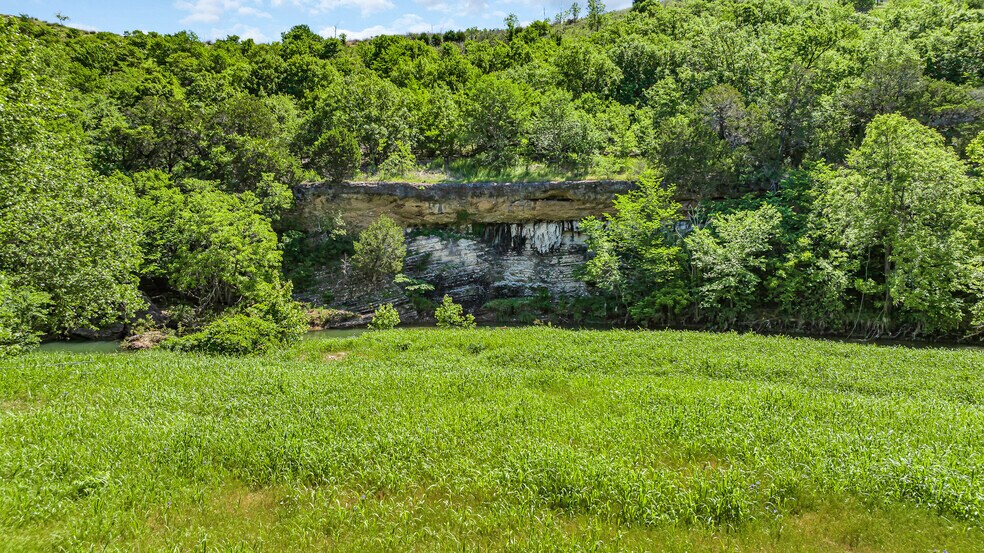 More Photos Of 4565 US-77 Hwy, Davis Specialty For Sale