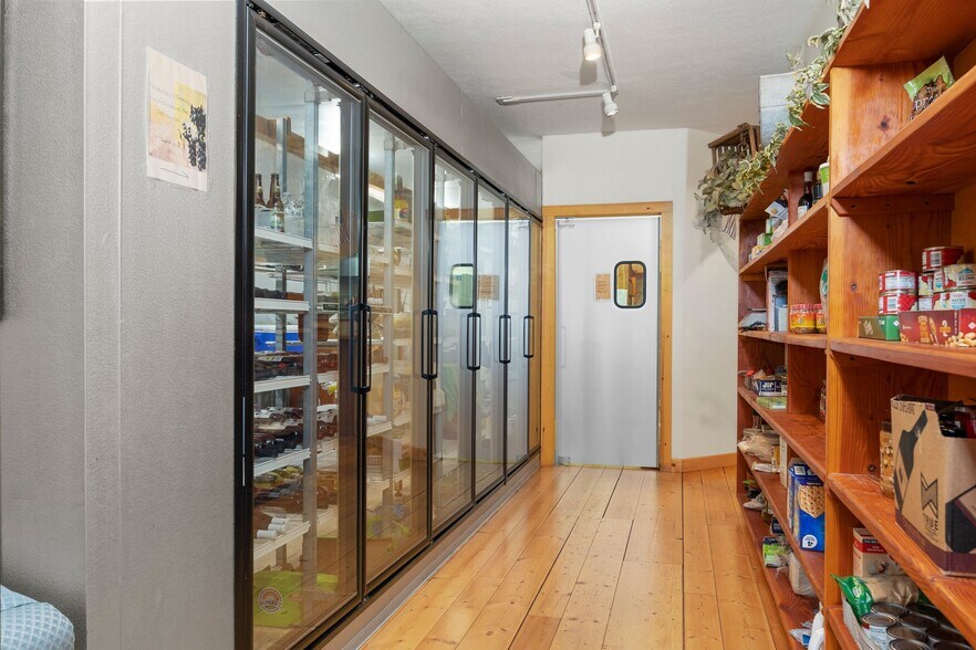 More Photos Of 5046 S West Bay Shore Dr, Suttons Bay Storefront Retail Residential For Sale