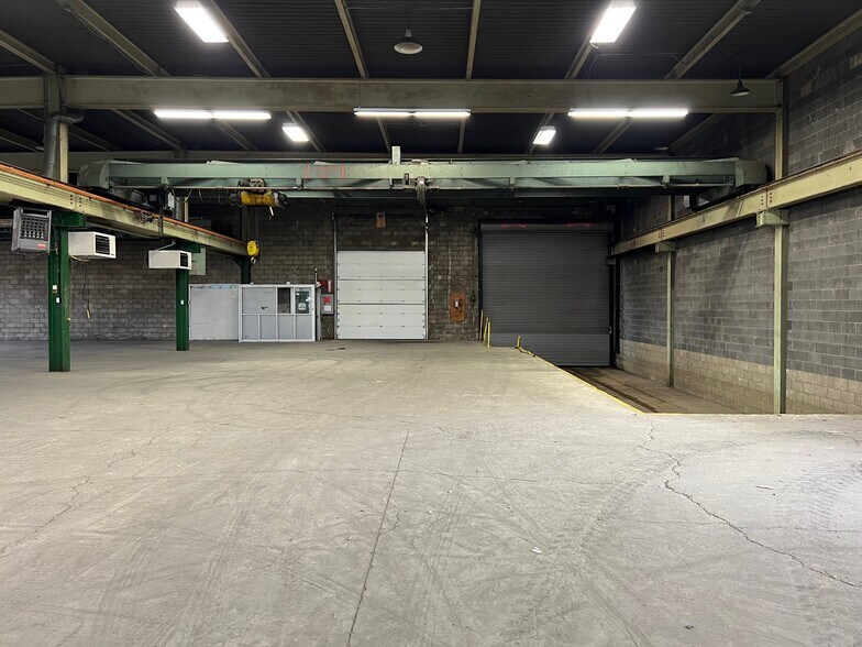 More Photos Of 495 Nixon Rd, Cheswick Manufacturing For Lease