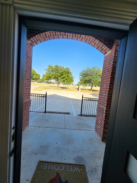 More Photos Of 2125 Martin Dr, Bedford Medical For Sale