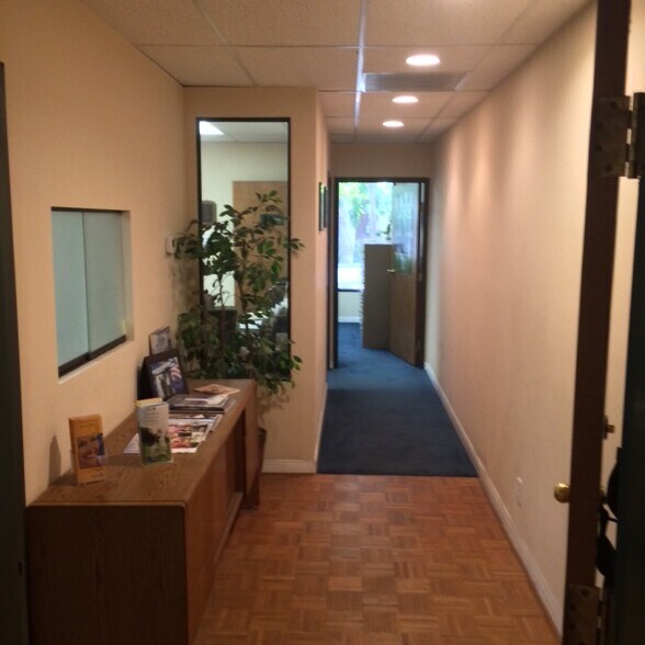 More Photos Of 30423 Canwood St, Agoura Hills Office For Sale