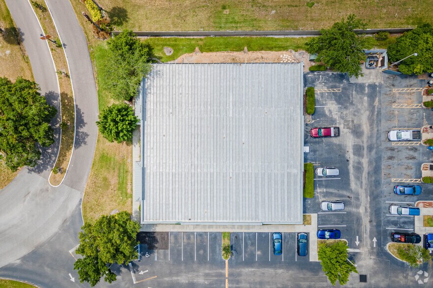 More Photos Of 1222 Winter Garden Vineland Rd, Winter Garden Unknown For Lease