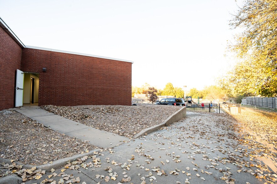 More Photos Of 11744 W Reno Ave, Yukon Religious Facility For Sale