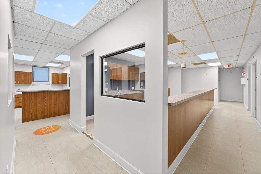 More Photos Of 220 N Westmonte Dr, Altamonte Springs Medical For Lease