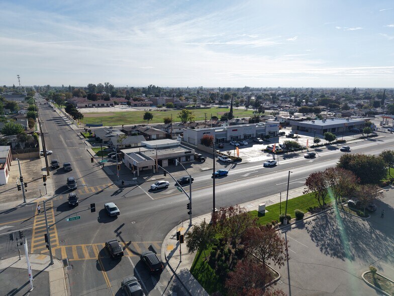 More Photos Of 1311 Highway 46, Wasco General Retail For Sale