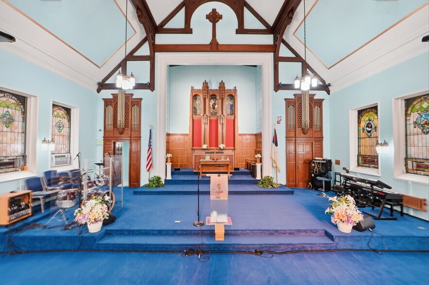 More Photos Of 401-407 N Patterson Park Ave, Baltimore Religious Facility For Sale