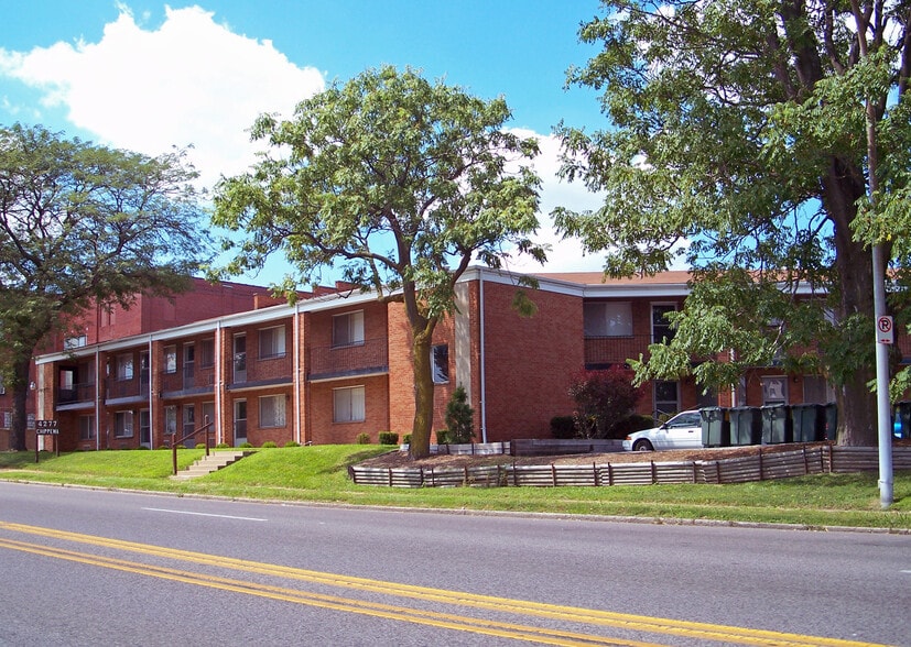 Primary Photo Of 4277 Chippewa St, Saint Louis Apartments For Sale