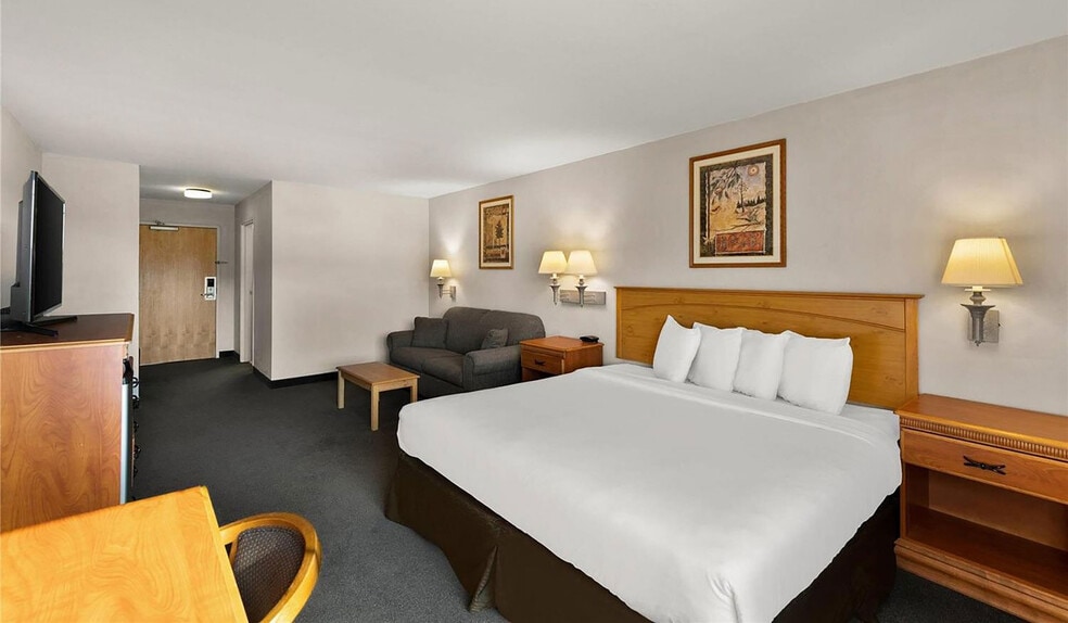 More Photos Of 1738 Comfort Dr, Tomahawk Hotel For Sale