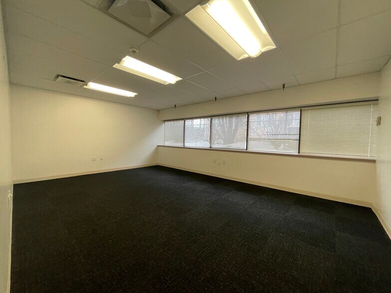 More Photos Of 2275 Coleman St, Brooklyn Office For Sale