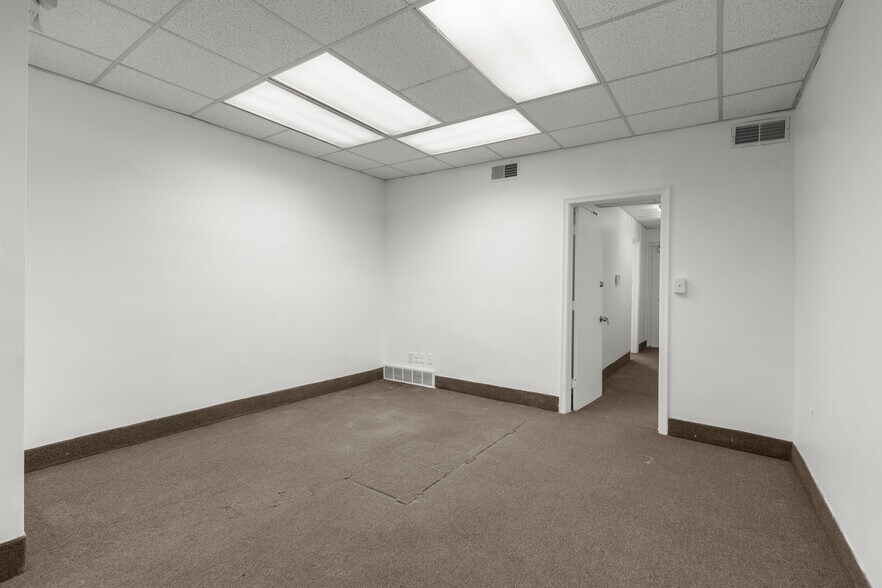 More Photos Of 1800 Grindley Park St, Dearborn Office For Lease