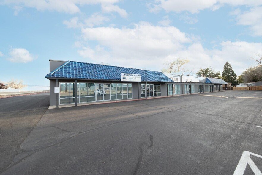 More Photos Of 755 E Greg St, Sparks Light Distribution For Lease