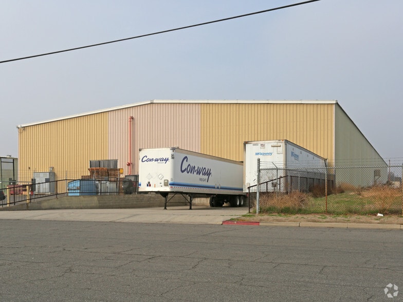 More Photos Of 5661 E Shields Ave, Fresno Unknown For Lease