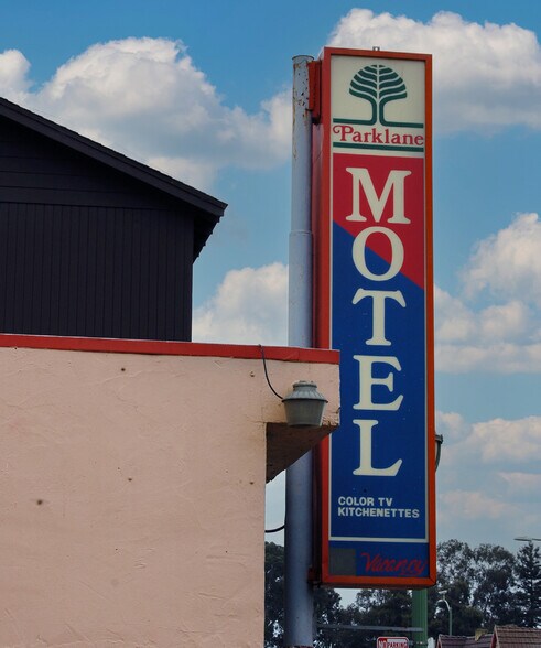 More Photos Of 8100 MacArthur Blvd, Oakland Hotel For Lease