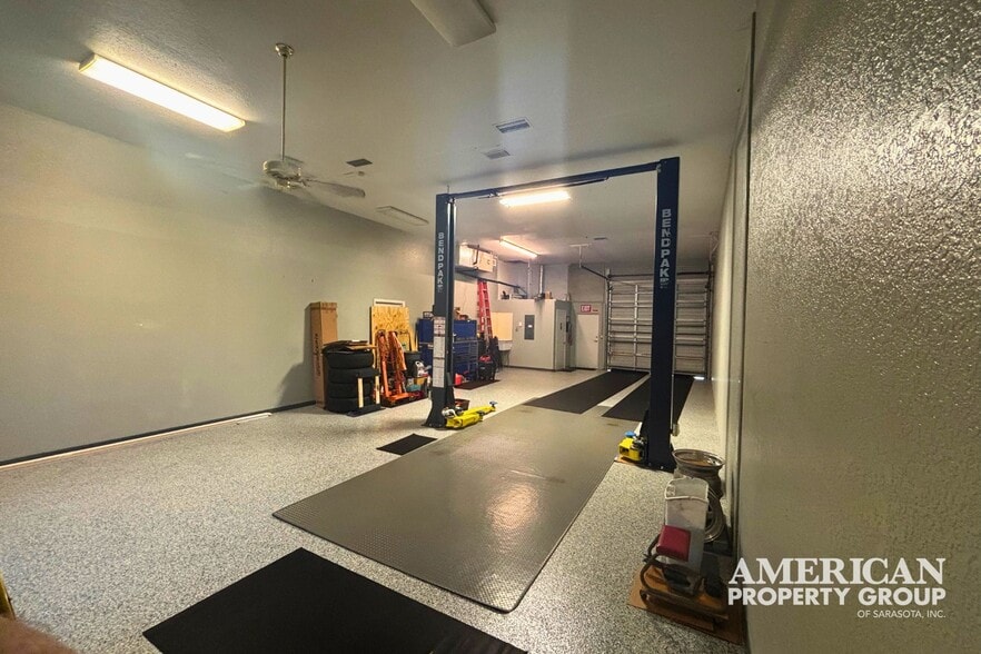 More Photos Of 19800 Veterans Blvd, Port Charlotte Warehouse For Sale