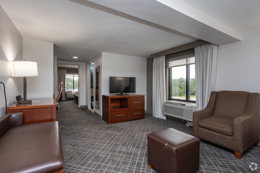 More Photos Of 5087 Clark Howell Hwy, Atlanta Hotel For Sale