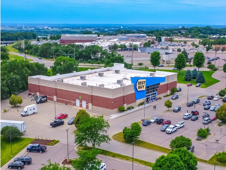 Primary Photo Of 4730 Sergeant Rd, Sioux City Freestanding For Sale
