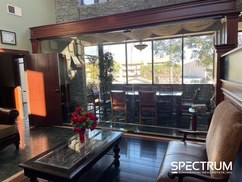 More Photos Of 13808 Ventura Blvd, Sherman Oaks Office For Sale