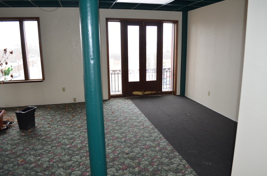 More Photos Of 721 E State St, Rockford, Rockford Apartments For Sale