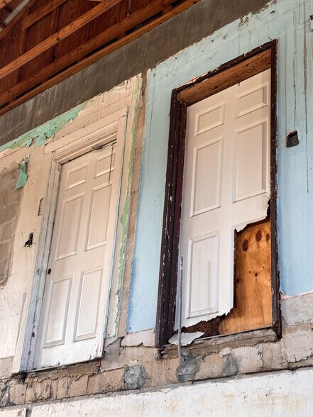 More Photos Of 701 W King St, Cocoa Warehouse For Sale