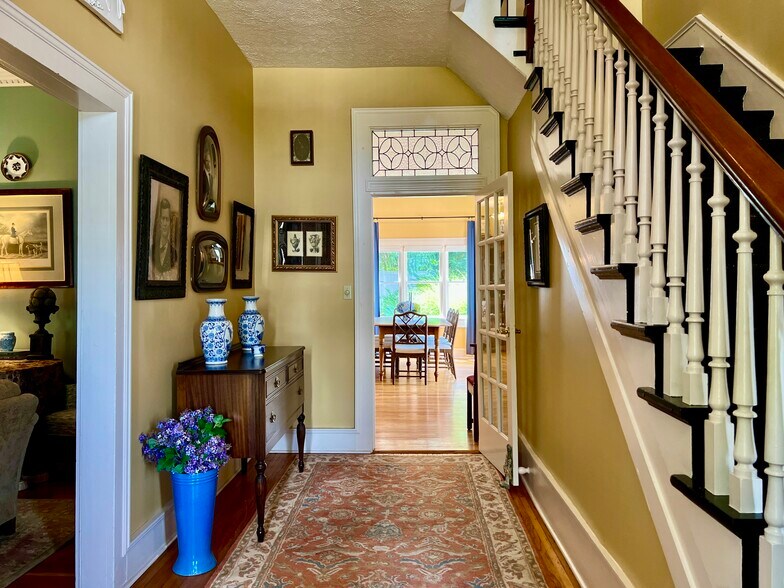 More Photos Of 210 S College St, Franklin Office For Sale