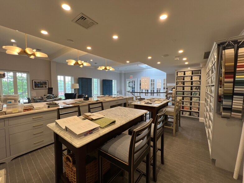 More Photos Of 21 South Ave, New Canaan Storefront Retail Office For Lease