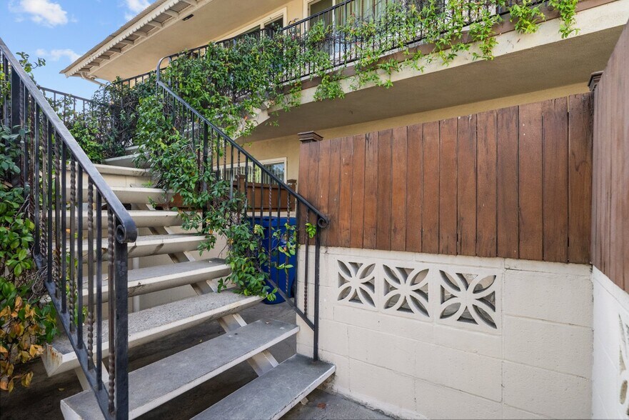 More Photos Of 6661 Wilkinson Ave, North Hollywood Apartments For Sale