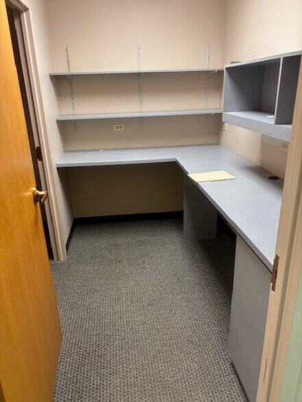 More Photos Of 111 N Wabash Ave, Chicago Office For Sale