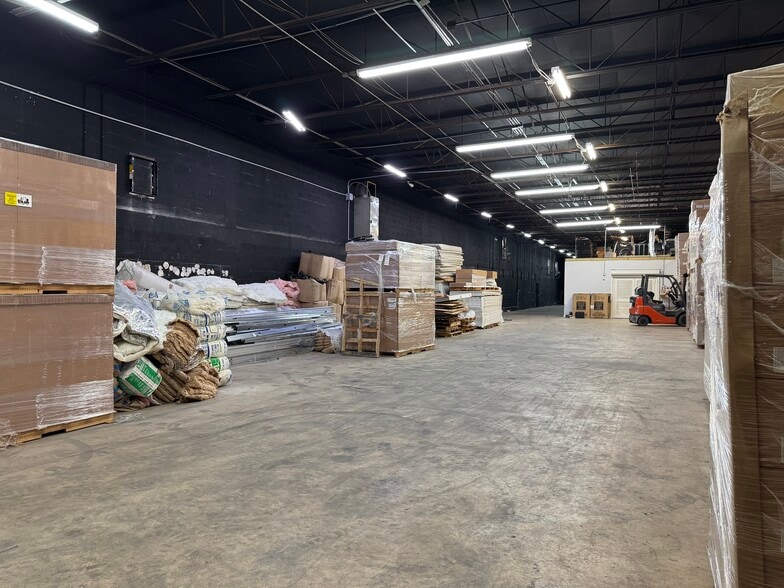 More Photos Of 7555-7575 W 2nd Ct, Hialeah Warehouse For Sale