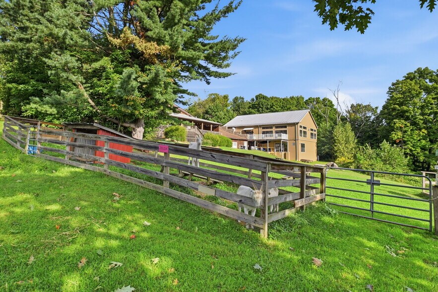 More Photos Of 2637 S Cleveland Massillon Rd, Barberton Winery Vineyard For Sale
