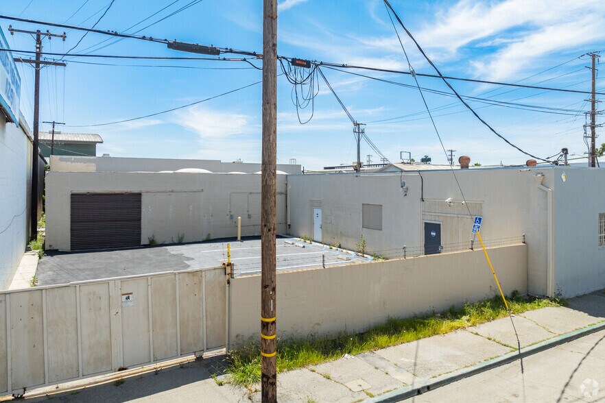 More Photos Of 400-410 S Irwindale Ave, Azusa Warehouse For Lease