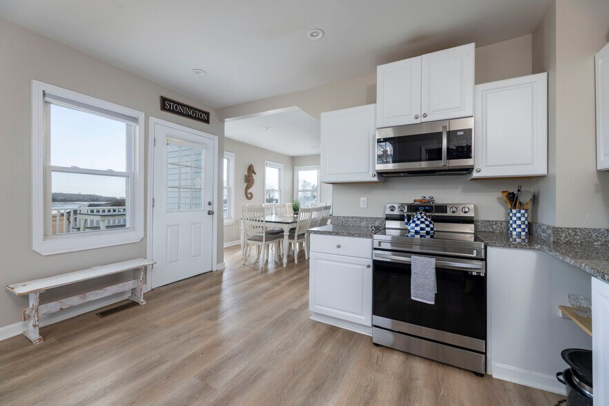 More Photos Of 830 Stonington Rd, Stonington Marina For Sale