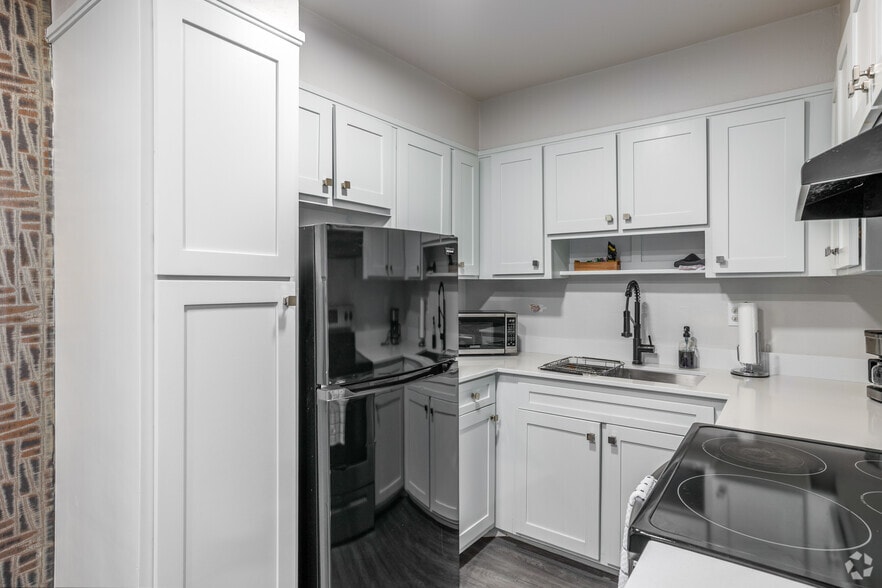 More Photos Of 516 NW 8th St, Oklahoma City Apartments For Sale