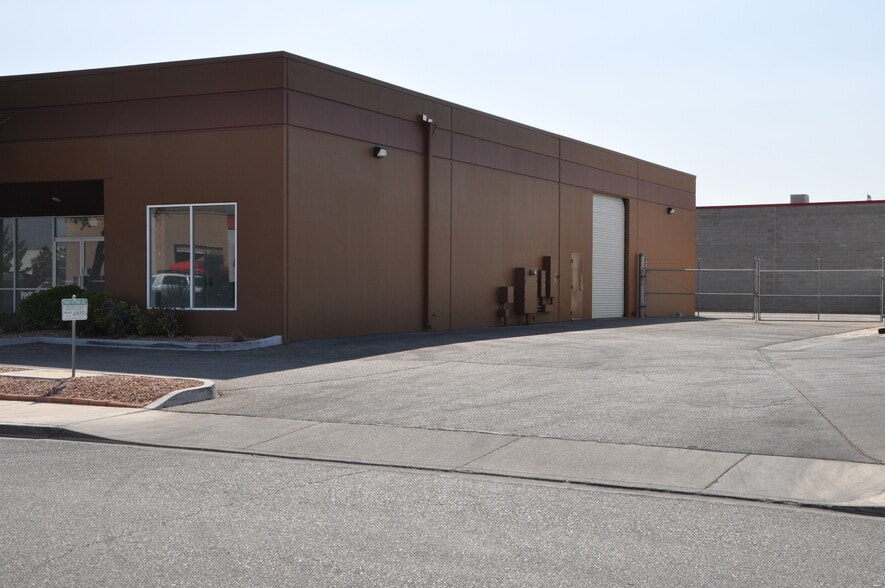 More Photos Of 5455 Desert Point Dr, Las Vegas Warehouse For Sale