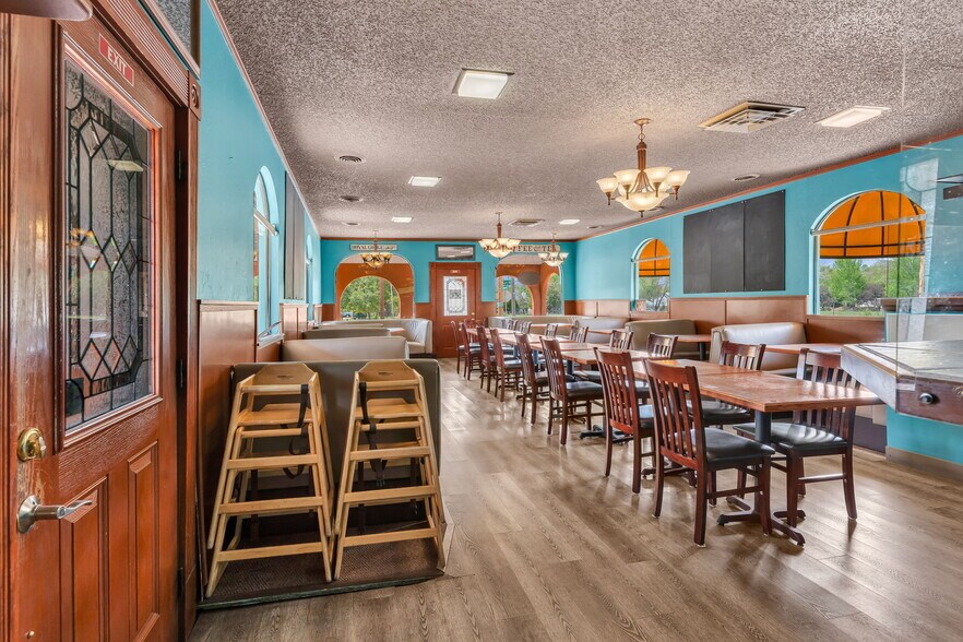More Photos Of 2301 E Main St, Canon City General Retail For Sale