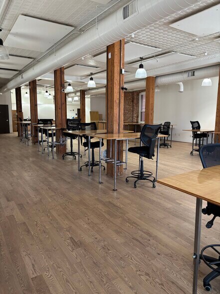 More Photos Of 170 S Lincoln St, Spokane Loft Creative Space For Lease