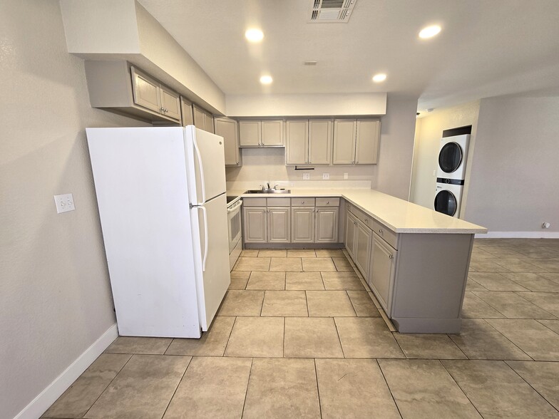More Photos Of 4300 N Lamont St, Las Vegas Apartments For Sale