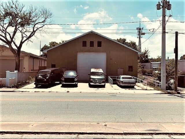 More Photos Of 142 S Segrave St, Daytona Beach Manufacturing For Sale