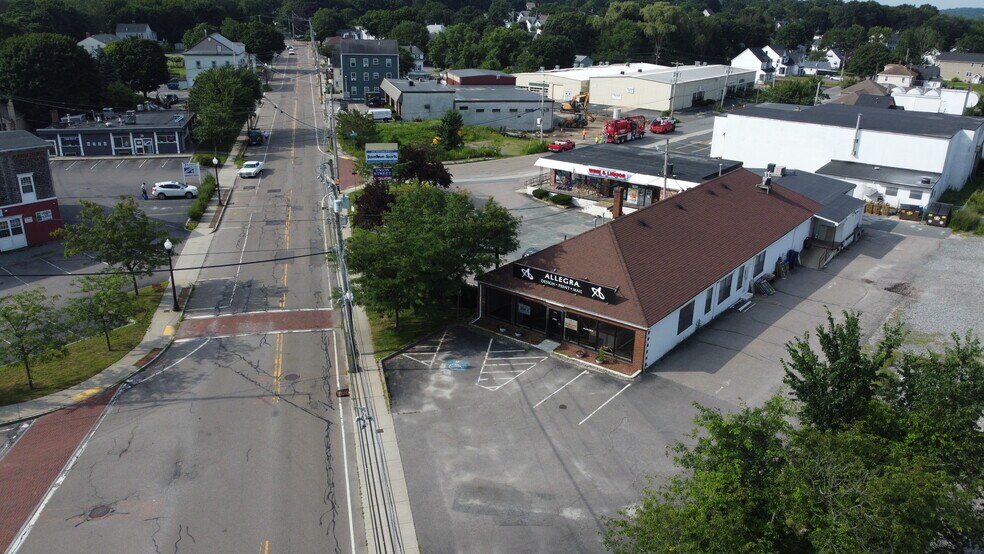 More Photos Of 317 Union St, Franklin Freestanding For Lease
