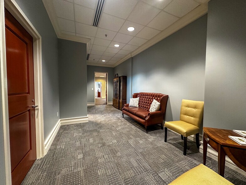 More Photos Of 100 Church St SW, Huntsville Office Residential For Lease