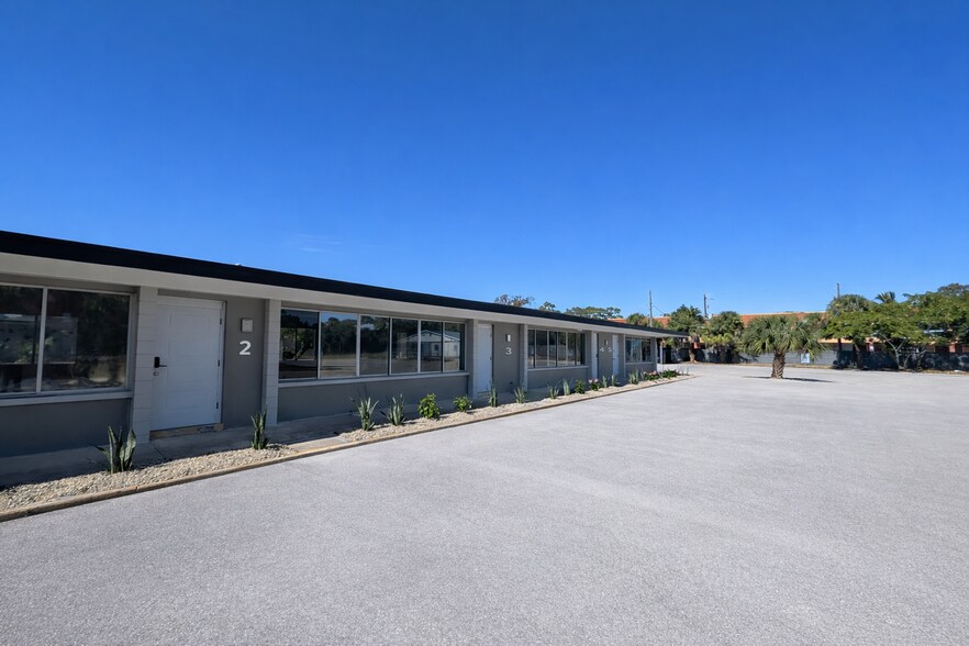 More Photos Of 4726 US-41, Sarasota Religious Facility For Lease