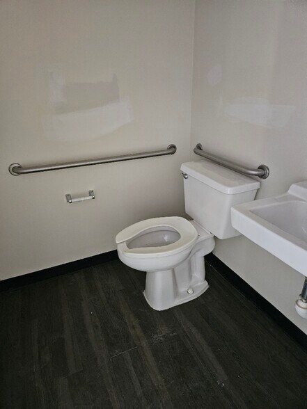 More Photos Of 6060-6074 Franconia Rd, Alexandria Medical For Sale