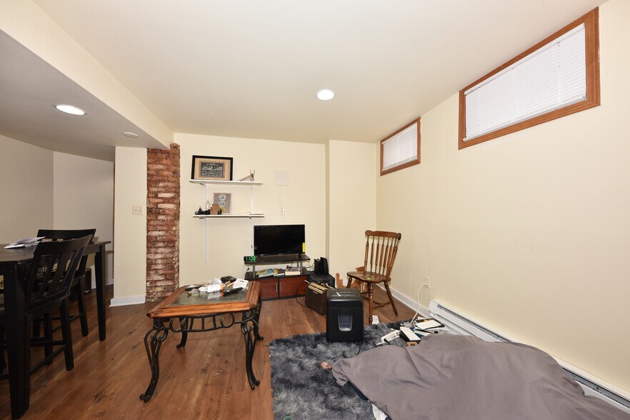 More Photos Of 2940 N Maryland Ave, Milwaukee Apartments For Sale