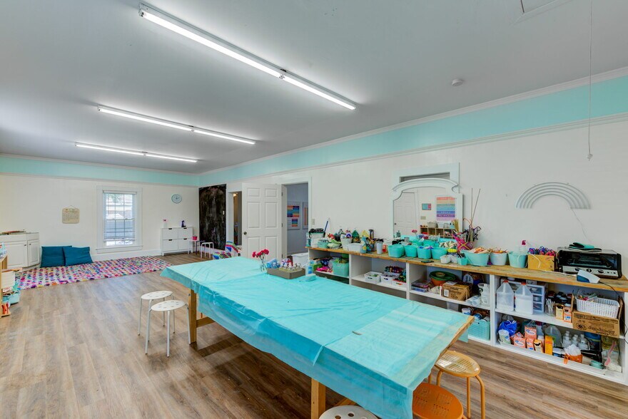 More Photos Of 9430 Main Ave, Cincinnati General Retail For Sale
