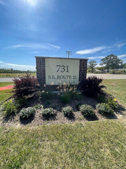 More Photos Of 731 S Route 21, Gurnee Office For Sale