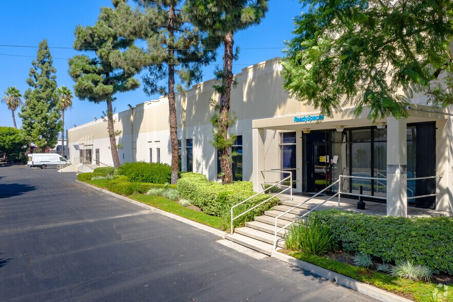 15300 Valley View Ave, La Mirada, CA 90638 Industrial For Lease