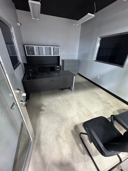 More Photos Of 1921 Pembroke Rd, Hollywood Warehouse For Lease