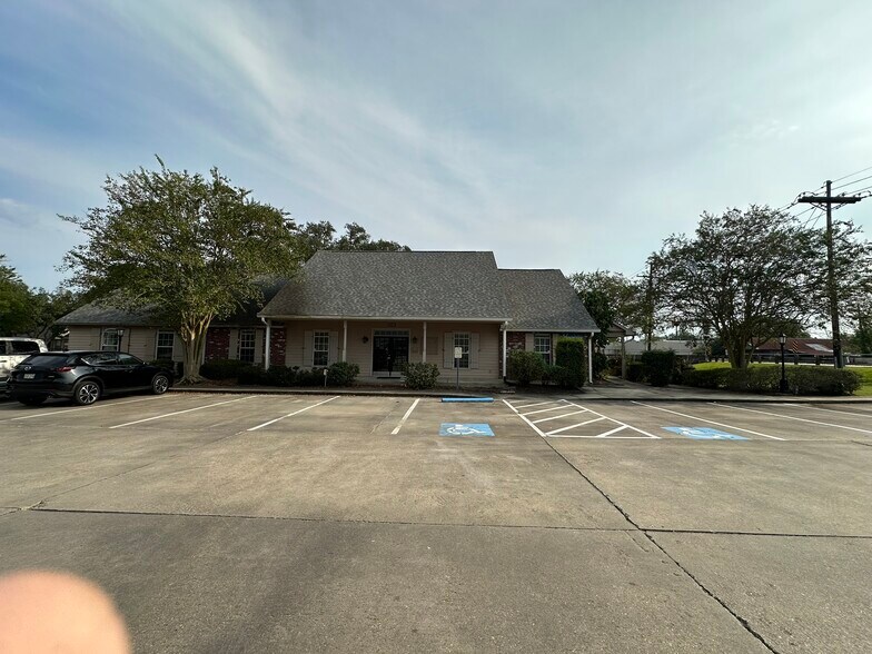 More Photos Of 12320 Burnside ave, Gonzales Office For Sale