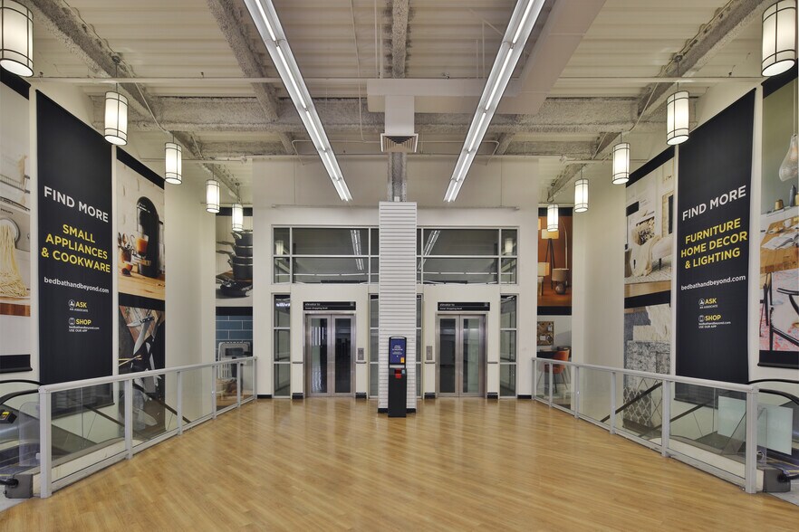 More Photos Of 11854 W Olympic Blvd, Los Angeles Freestanding For Lease